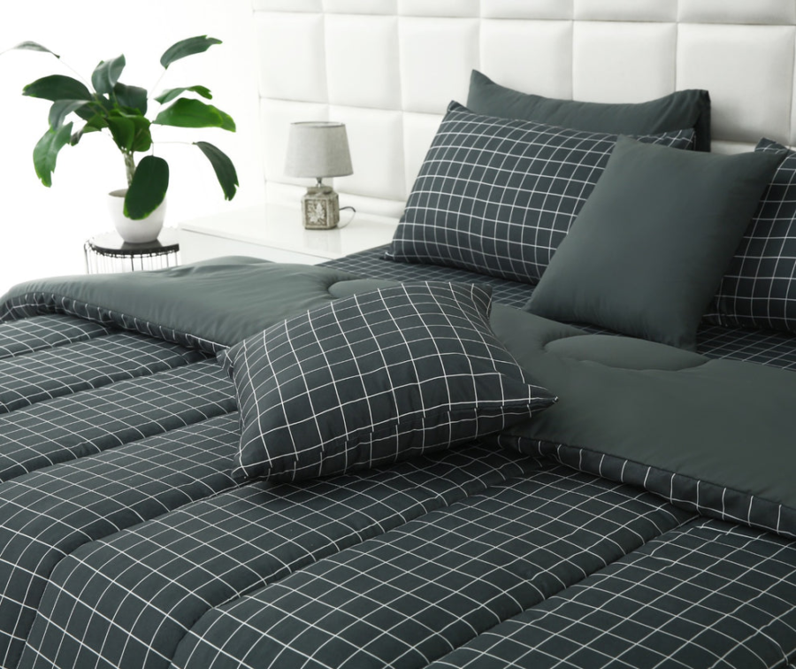 8 PCs Winter Comforter Set-Grey Check - Image 2